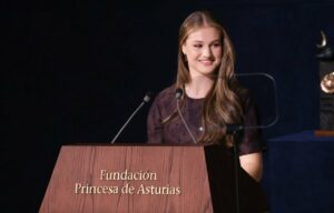 La Princesa Leonor durante la ceremonia de los Premios Princesa de Asturias 2025 celebrados en el Teatro Campoamor, a 24 de octubre de 2025, en Oviedo (España). - Raúl Terrel - Europa Press
