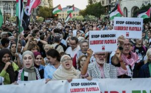 Concentración en apoyo a la Global Sumud Flotilla, en la Plaza del Ayuntamiento, a 2 de octubre de 2025, en Valencia, Comunidad Valenciana (España) - Jorge Gil - Europa Press