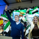 Alberto N&uacute;&ntilde;ez Feij&oacute;o y Mar&iacute;a Guardiola en un acto de la campa&ntilde;a electoral. (Foto: PP)