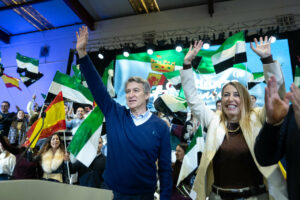 Alberto N&uacute;&ntilde;ez Feij&oacute;o y Mar&iacute;a Guardiola en un acto de la campa&ntilde;a electoral. (Foto: PP)