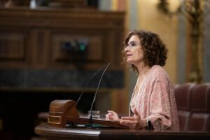 María Jesús Montero, vicepresidenta primera del Gobierno y ministra de Hacienda, en una imagen del pleno. (Foto: Congreso)