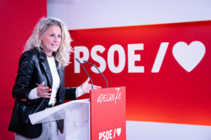 La portavoz de la Ejecutiva del PSOE, Montse M&iacute;nguez, en una comparecencia ante los medios. (Foto: Eugenia Morago / PSOE)