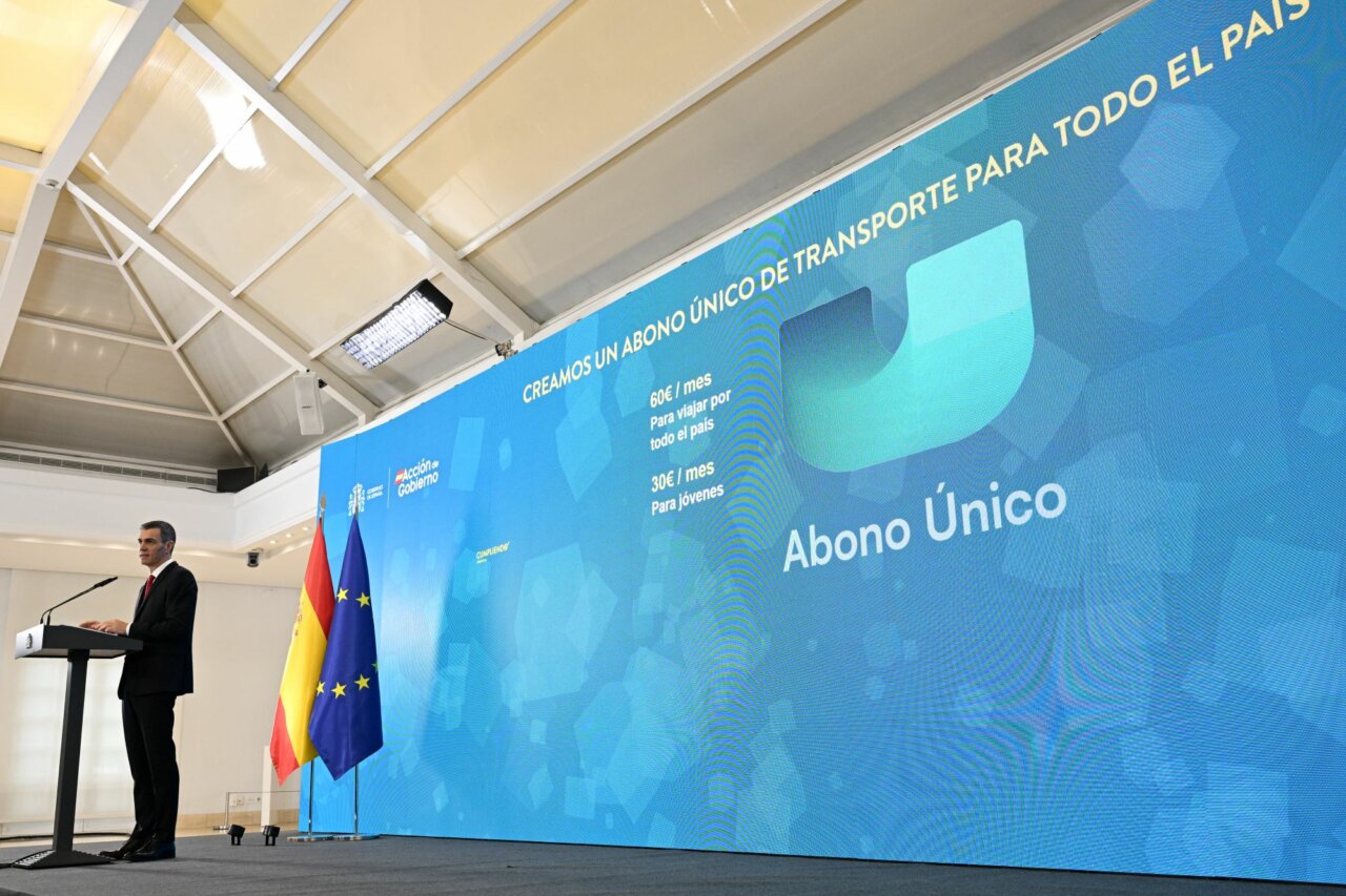 El presidente del Gobierno, Pedro Sánchez, en la rueda de prensa para presentar el informe ‘Cumpliendo’, en el Complejo de la Moncloa. (Foto: Pool Moncloa/Borja Puig de la Bellacasa)