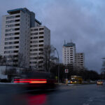 Vehículos circulando por las calles del distrito berlinés de Lichterfelde durante el apagón (Foto: Michael Ukas/dpa)