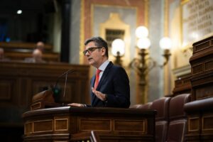 F&eacute;lix Bola&ntilde;os, ministro de la Presidencia, Justicia y Relaciones con las Cortes, en una imagen del Pleno. (Foto: Congreso)