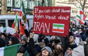 Una manifestaci&oacute;n en la capital alemana, Berl&iacute;n, a favor de las manifestaciones antigubernamentales en Ir&aacute;n (Foto: Europa Press/Contacto/Michael Kuenne)