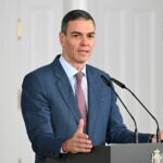 El presidente del Gobierno, Pedro S&aacute;nchez, en una rueda de prensa tras su encuentro con el primer ministro de Grecia, Kyri&aacute;kos Mitsot&aacute;kis. (Foto: Pool Moncloa/Borja Puig de la Bellacasa)