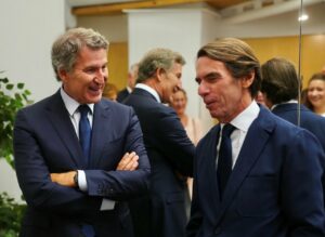 Jos&eacute; Mar&iacute;a Aznar y Alberto N&uacute;&ntilde;ez Feij&oacute;o en una imagen de archivo. (Foto: PP)