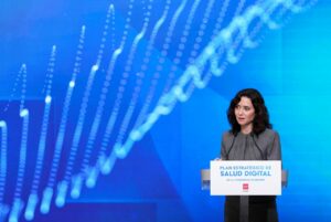 La presidenta de la Comunidad de Madrid, Isabel D&iacute;az Ayuso, en la presentaci&oacute;n del Plan Estrat&eacute;gico de Salud Digital 2026-28 en la Real Casa de Correos. (Foto: Comunidad de Madrid)