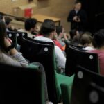 Estudiantes en un aula durante un curso pr&aacute;ctico de contabilidad