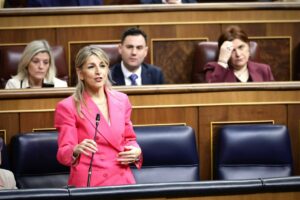 La vicepresidenta segunda y ministra de Trabajo, Yolanda D&iacute;az, en la sesi&oacute;n de control al Gobierno. (Foto: Congreso)