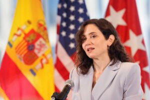 La presidenta de la Comunidad de Madrid, Isabel D&iacute;az Ayuso, en un acto durante su visita a Nueva York. (Foto: Comunidad de Madrid)