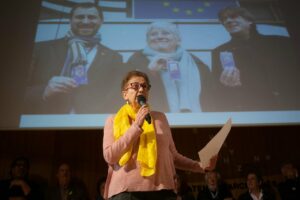 La ling&uuml;ista y miembro de la CUP, Blanca Serra i Puig, durante la presentaci&oacute;n del manifiesto de independentistas de izquierdas en apoyo a Carles Puigdemont, Toni Com&iacute;n y Clara Ponsat&iacute; y al Consell per la Rep&uacute;blica. (Foto: David Zorrakino - Europa Press &ndash; Archivo)