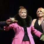 Gemma Cuervo con sus hijos, Cayetana y Fernando, durante la entrega de los Premios Uni&oacute;n de Actores y Actrices que se celebra en el Circo Price, a 11 de marzo de 2024 (Foto: Europa Press)