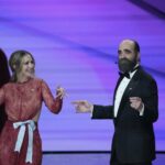 Los presentadores de la gala Rigoberta Bandini y Luis Tosar durante la 40&ordm; edici&oacute;n de los Premios Goya (Foto: David Zorrakino - Europa Press)