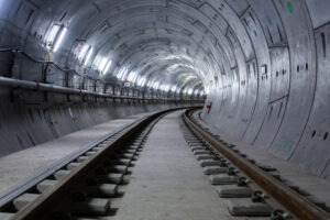Imagen de un t&uacute;nel ferroviario. (Foto: Ferrovial)