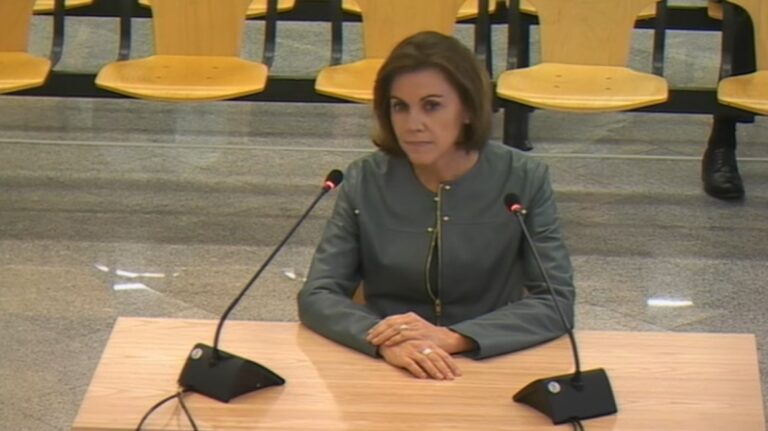 La ex secretaria general del PP Mar&iacute;a Dolores de Cospedal durante su declaraci&oacute;n como testigo en el juicio sobre la Operaci&oacute;n Kitchen en la Audiencia Nacional. (Foto: Audiencia Nacional)