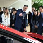 El presidente del Gobierno, Pedro S&aacute;nchez, y su mujer, Bego&ntilde;a G&oacute;mez, durante su viaje a China. (Foto: Pool Moncloa / Borja Puig de la Bellacasa)