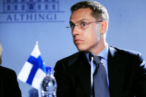 Alexander Stubb durante una conferencia de prensa en Reykjavik