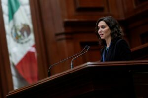 La presidenta de la Comunidad de Madrid, Isabel D&iacute;az Ayuso, en un acto durante su viaje en M&eacute;xico. (Foto: Comunidad de Madrid)