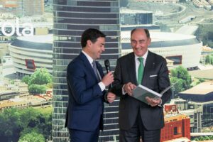 El presidente de Iberdrola, Ignacio Gal&aacute;n, y el lehendakari, Imanol Pradales, en el acto por los 125 a&ntilde;os de la compa&ntilde;&iacute;a. (Foto: Iberdrola)