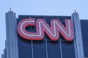Imagen de archivo del logo de la CNN en un edificio de Los &Aacute;ngeles (Estados Unidos). (Foto: Ringo Chiu / ZUMA Press Wire / dpa / Europa Press)