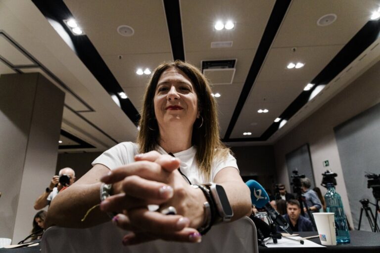La exmilitante socialista Leire D&iacute;ez durante una rueda de prensa, en el Hotel Novotel, a 4 de junio de 2025, en Madrid (Espa&ntilde;a). (Foto: Carlos Luj&aacute;n - Europa Press)