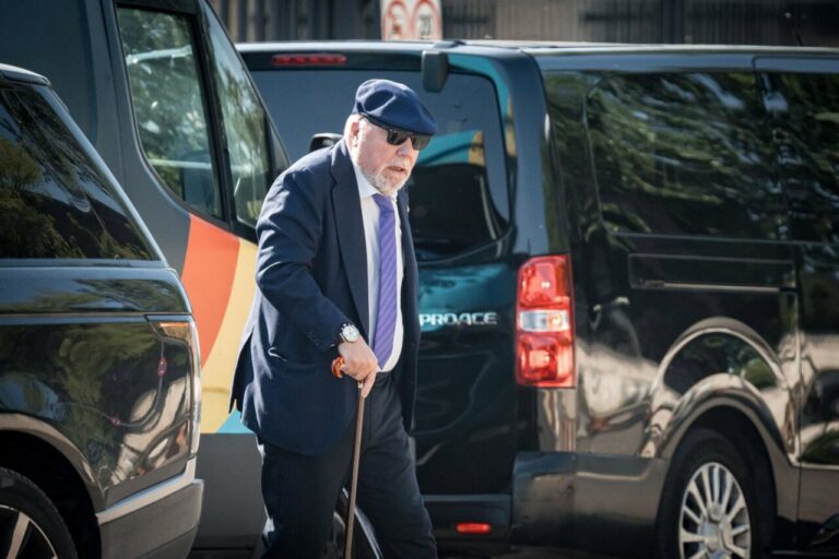El excomisario Jos&eacute; Manuel Villarejo, a su llegada a la Audiencia Nacional. (Foto: Diego Radam&eacute;s - Europa Press)